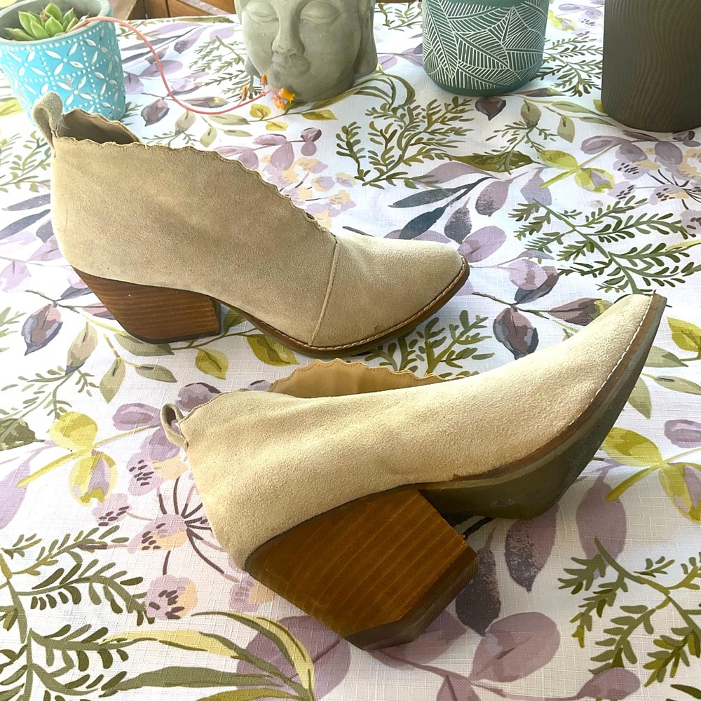 US 7.5 Taupe Suede Ankle Boots Booties Shoes